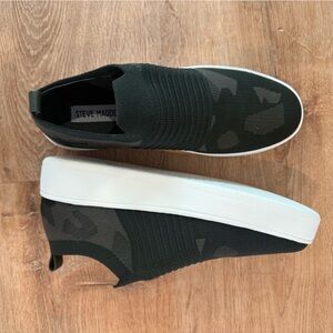 Steve Madden Beale Sneaker Camo